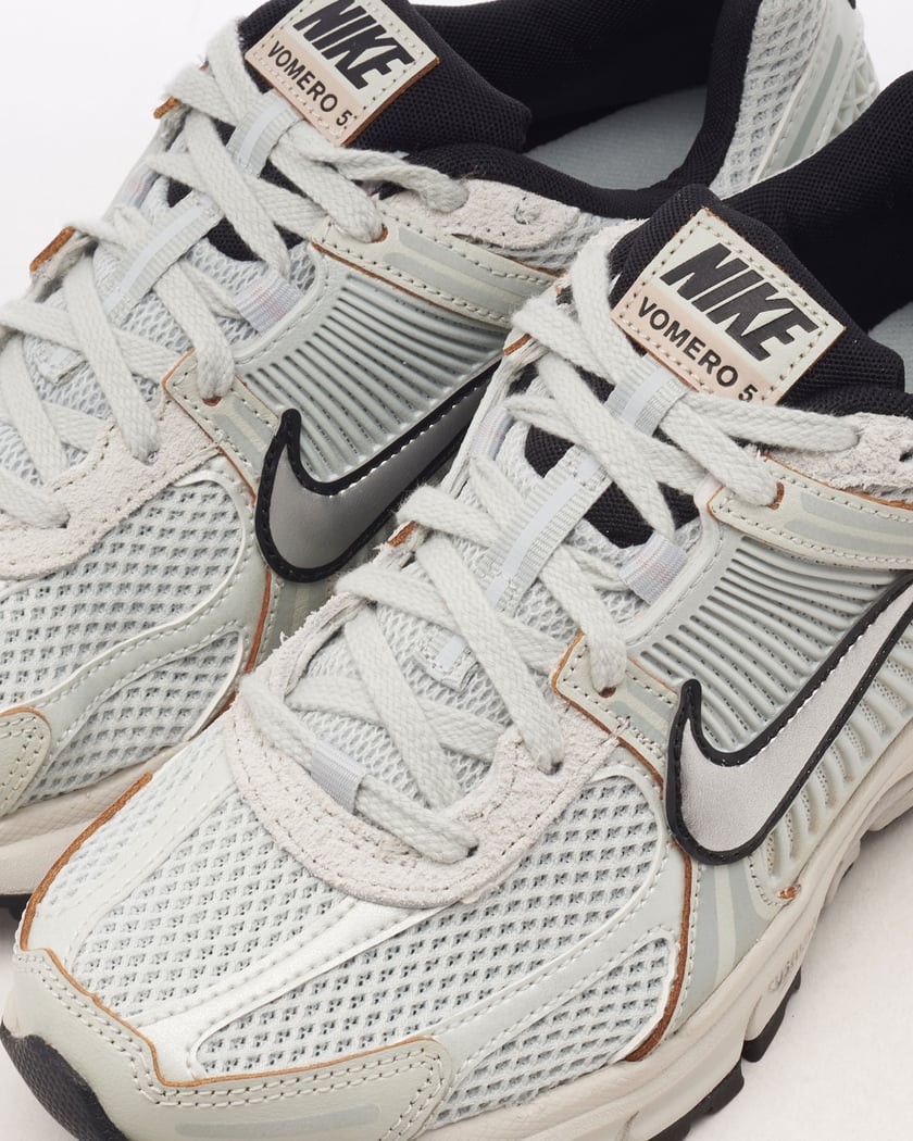 Nike Vomero 5