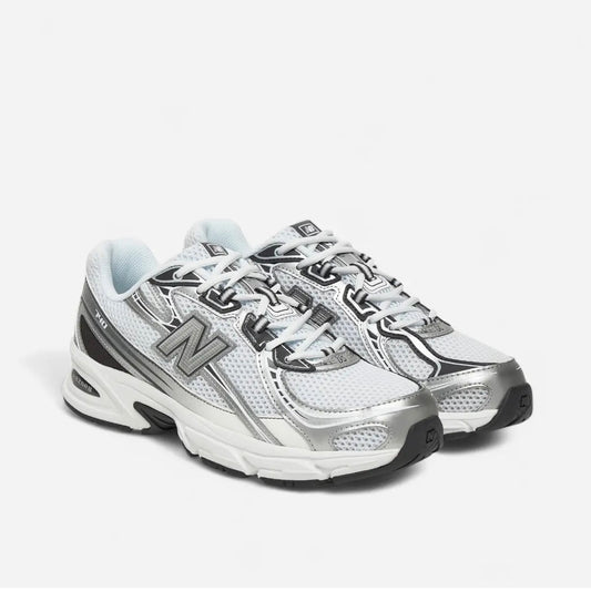New Balance 740