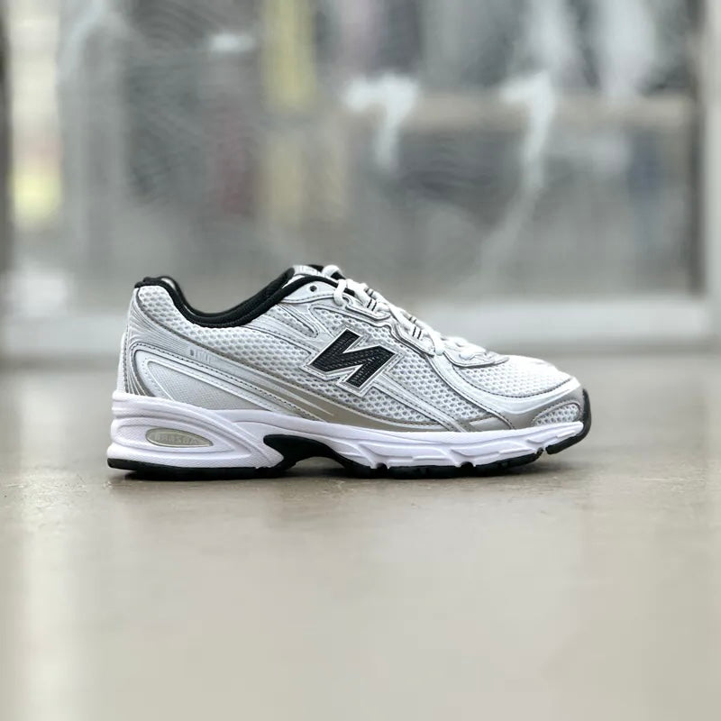 New Balance 740