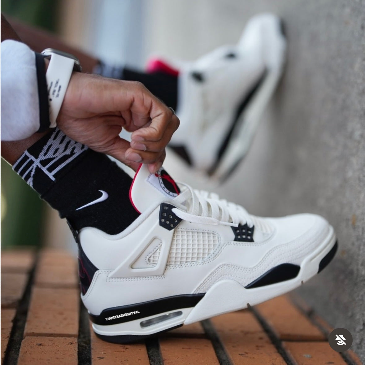Air Jordan 4 Retro