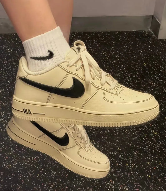 Nike Air Force 1 lv8 4