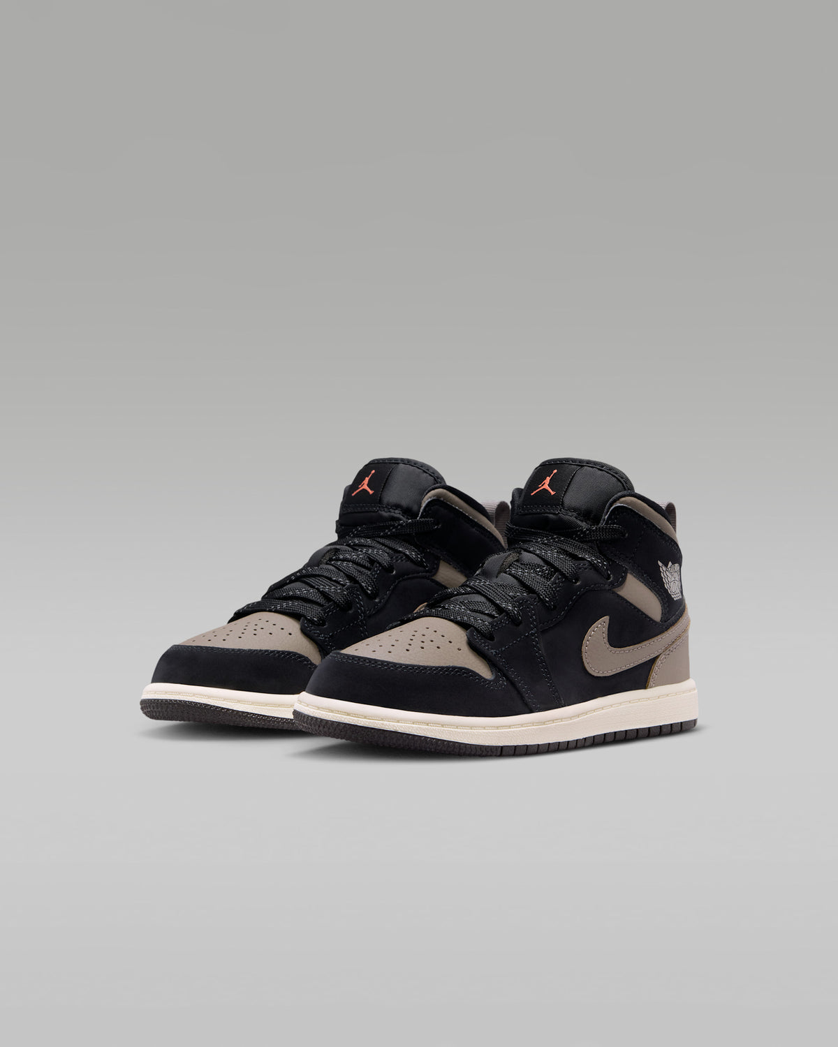 Nike Jordan 1 Mid